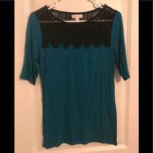 Teal top with black lace detail, women’s.